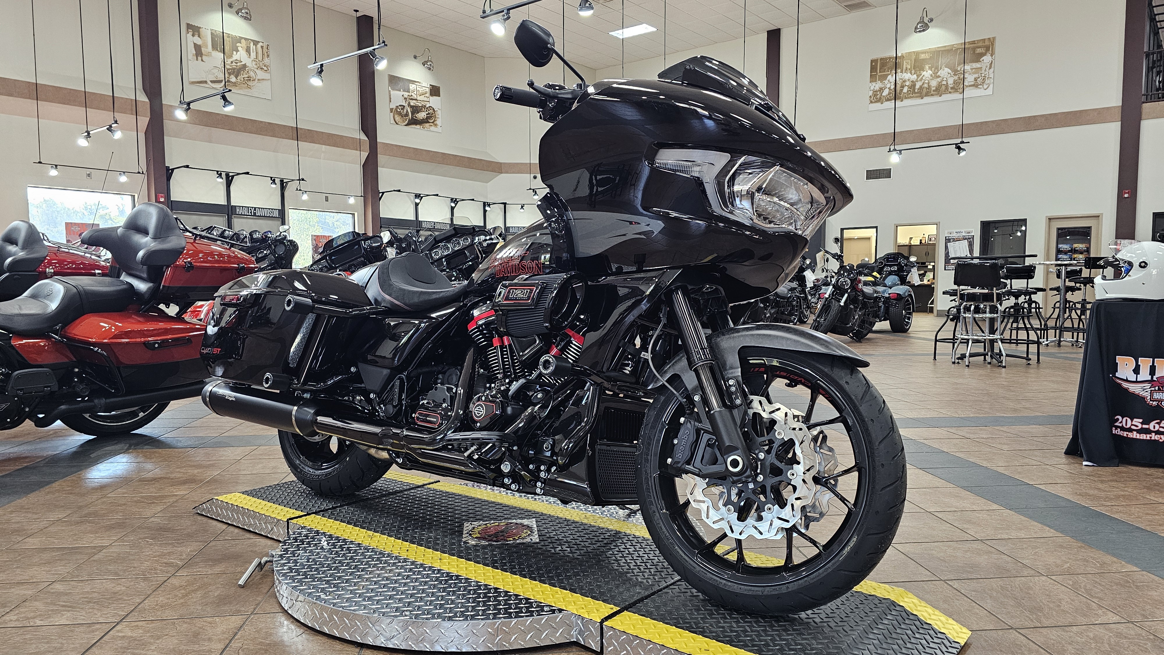2024 Harley-Davidson  4