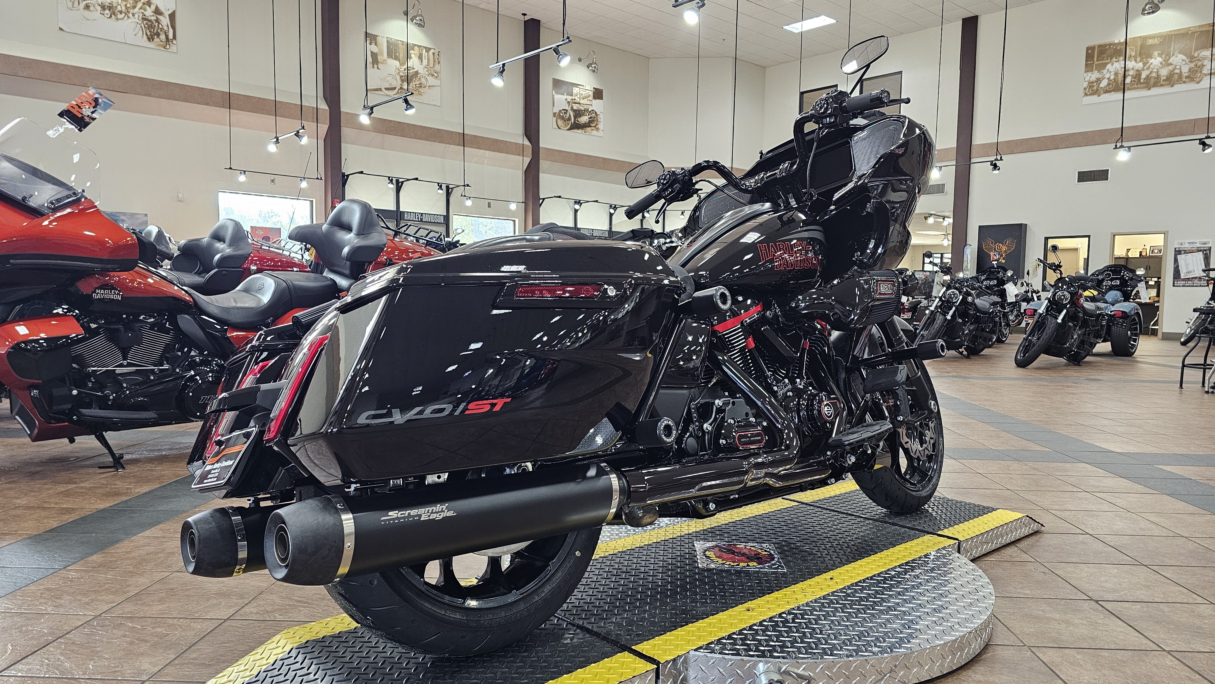 2024 Harley-Davidson  8