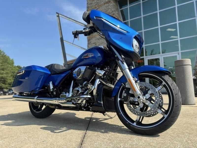 632791 2025 harley davidson  FLHX street glide touring blue burst - Photo 2