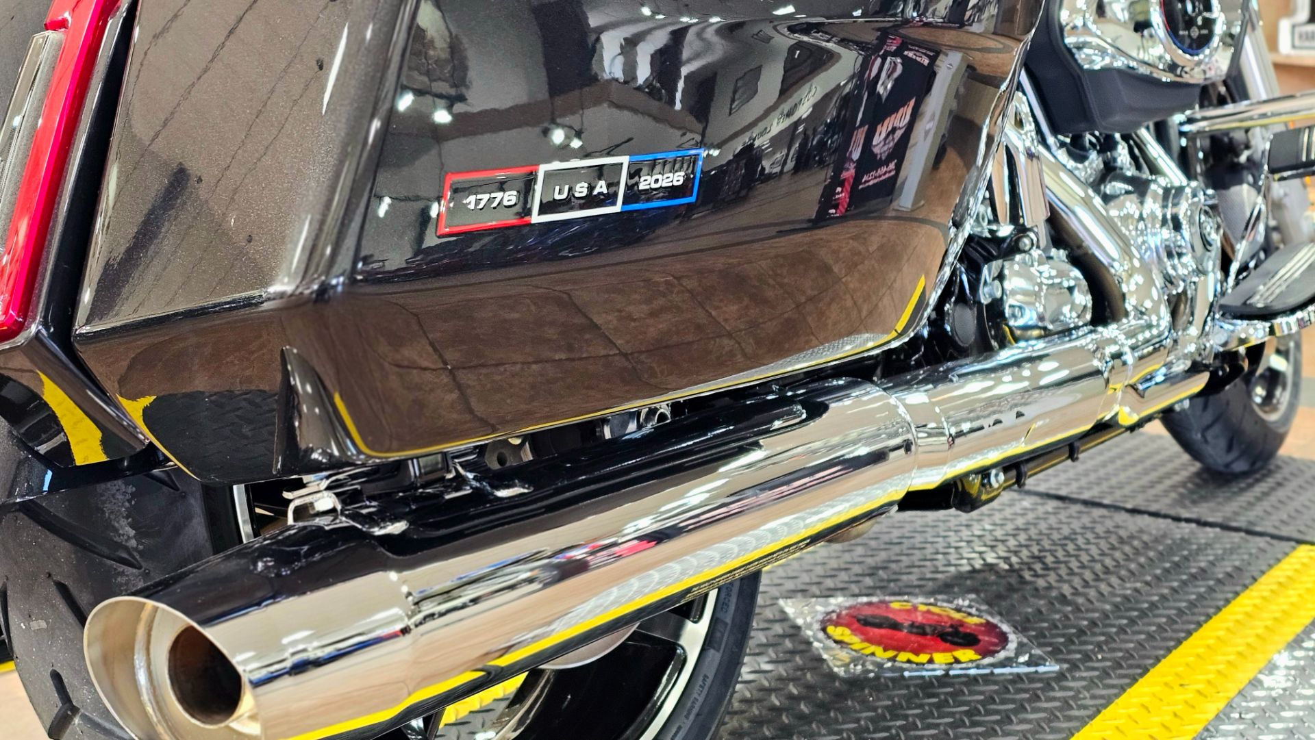 604389 2026 harley davidson flhx street glide touring enthusiast collection midnight ember - Photo 11