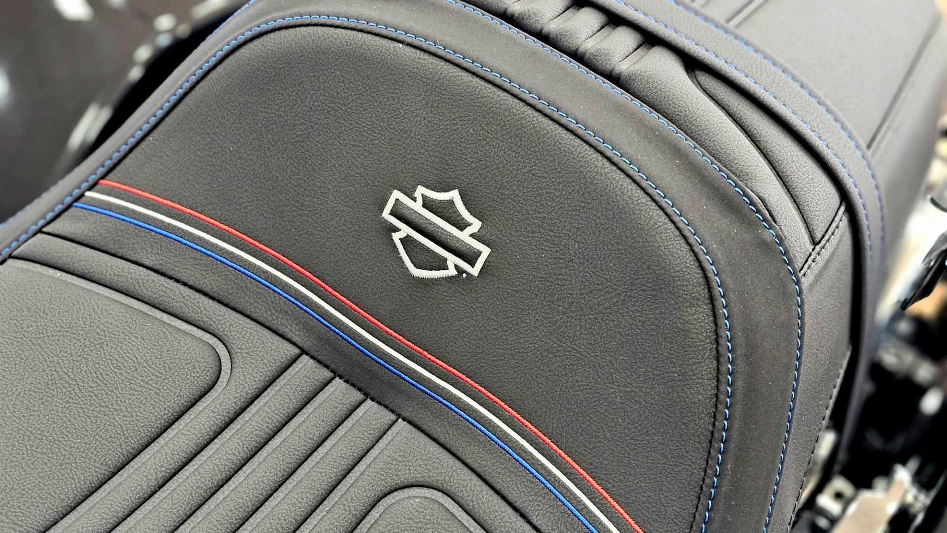 604389 2026 harley davidson flhx street glide touring enthusiast collection midnight ember - Photo 14