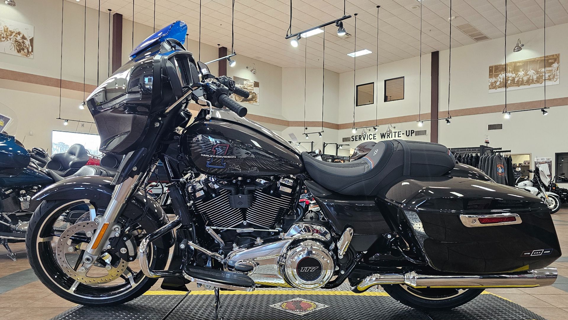 604389 2026 harley davidson flhx street glide touring enthusiast collection midnight ember - Photo 6