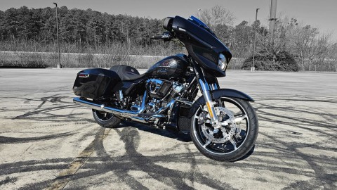 604389 2026 harley davidson flhx street glide touring enthusiast collection midnight ember - Photo 2