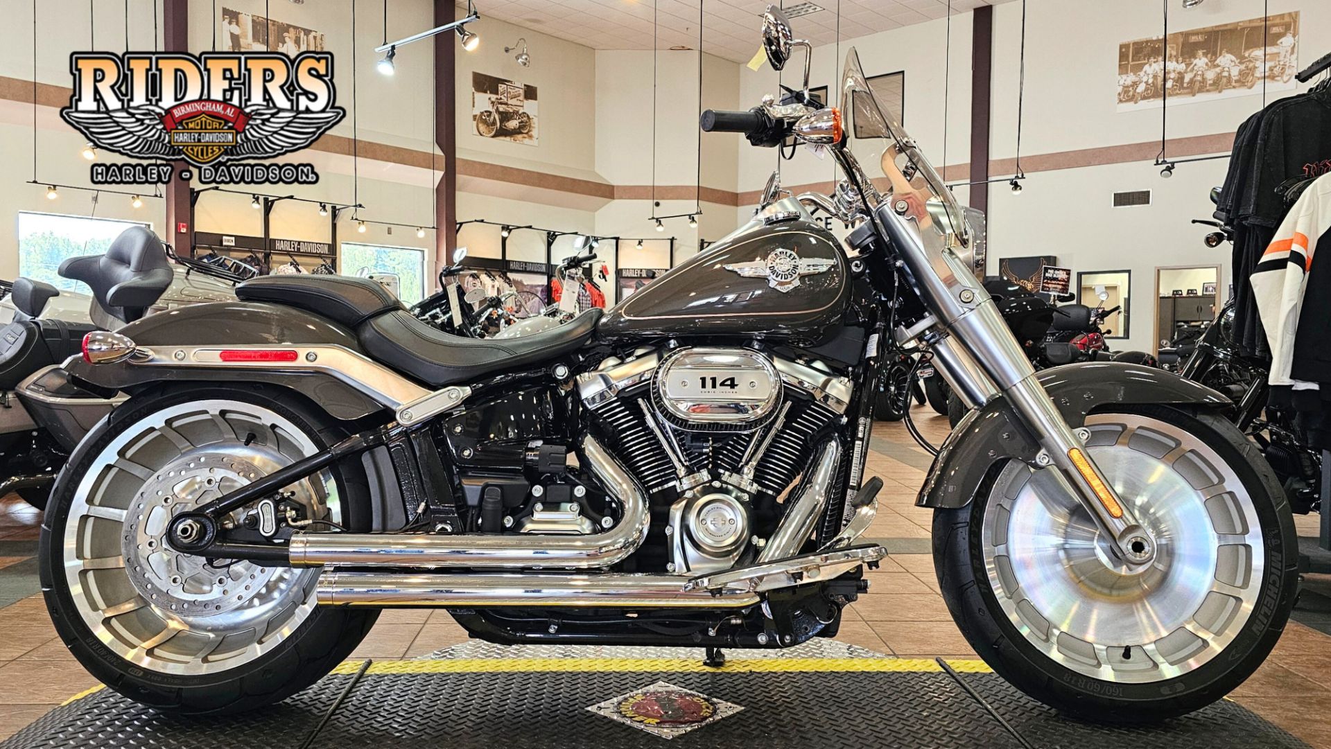 041753 2018 harley davidson  FLFBS fat boy 114 cruiser industrial gray - Photo 1