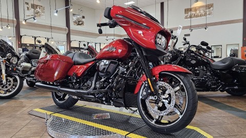 645770 2025 harley davidson flhx street glide touring whiskey firestorm - Photo 4