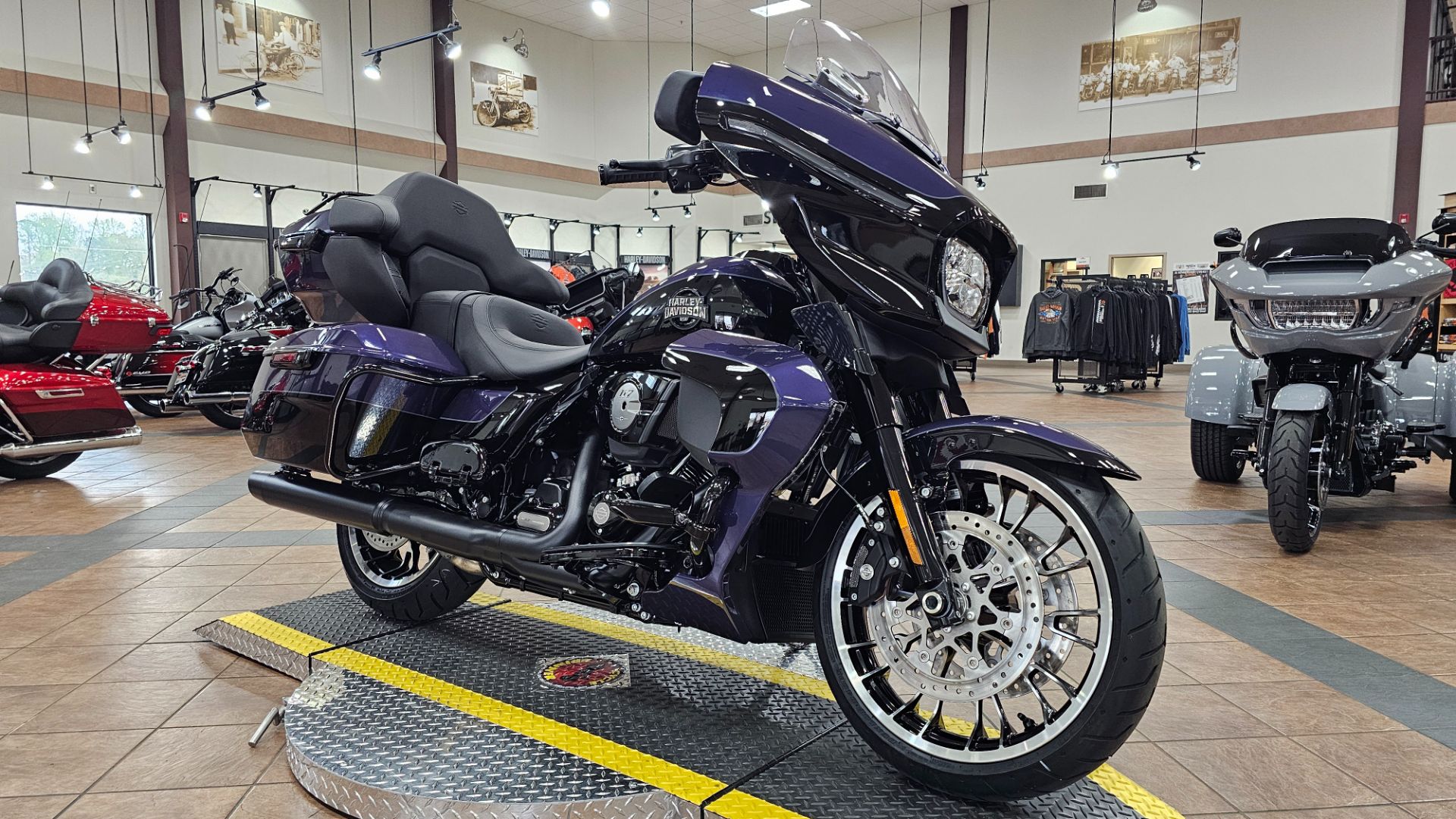 618540  2026 harley davidson  FLHXL street glide limited touring purple abyss vivid black - Photo 3