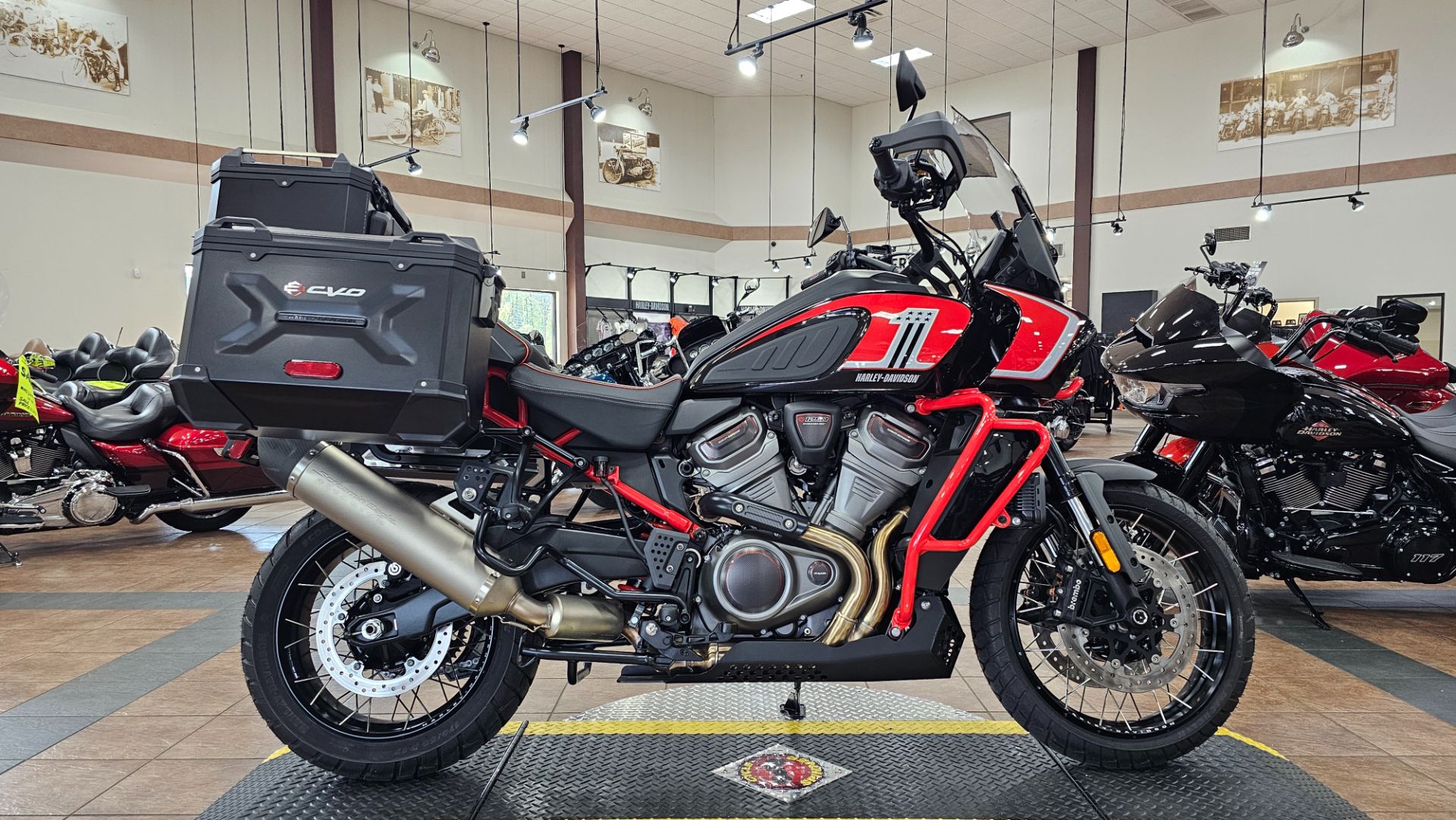 957087 2024 harley davidson  RA1250SE cvo pan america adventure touring legendary orange - Photo 2