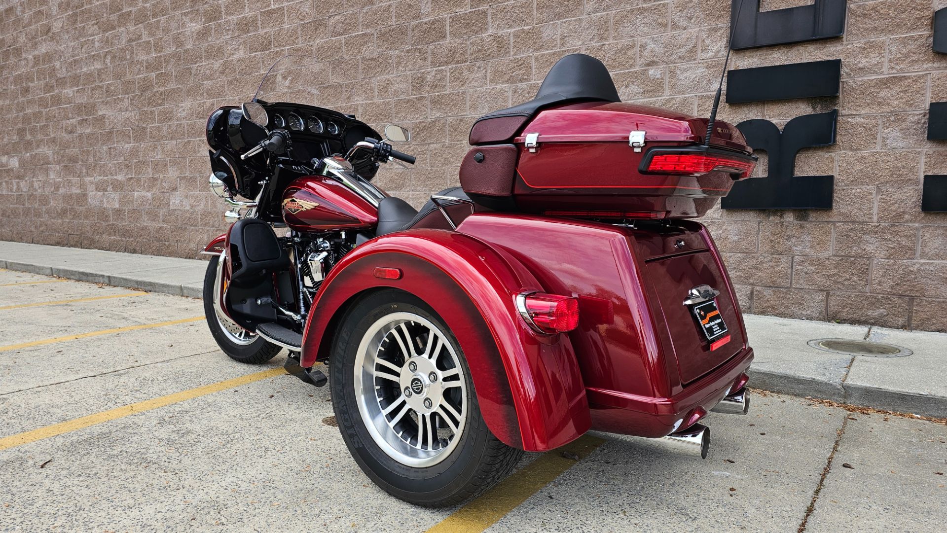 2023 Harley-Davidson Tri Glide® Ultra Anniversary in Trussville, Alabama - Photo 6