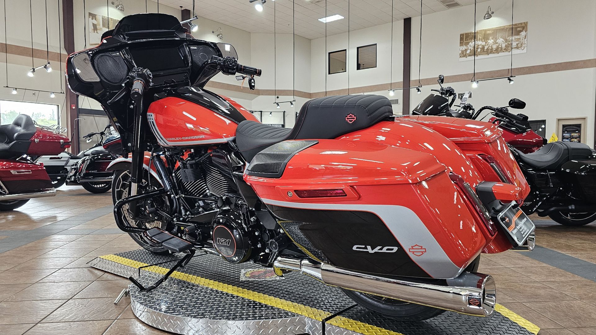 2024 Harley-Davidson CVO™ Street Glide® in Trussville, Alabama - Photo 6