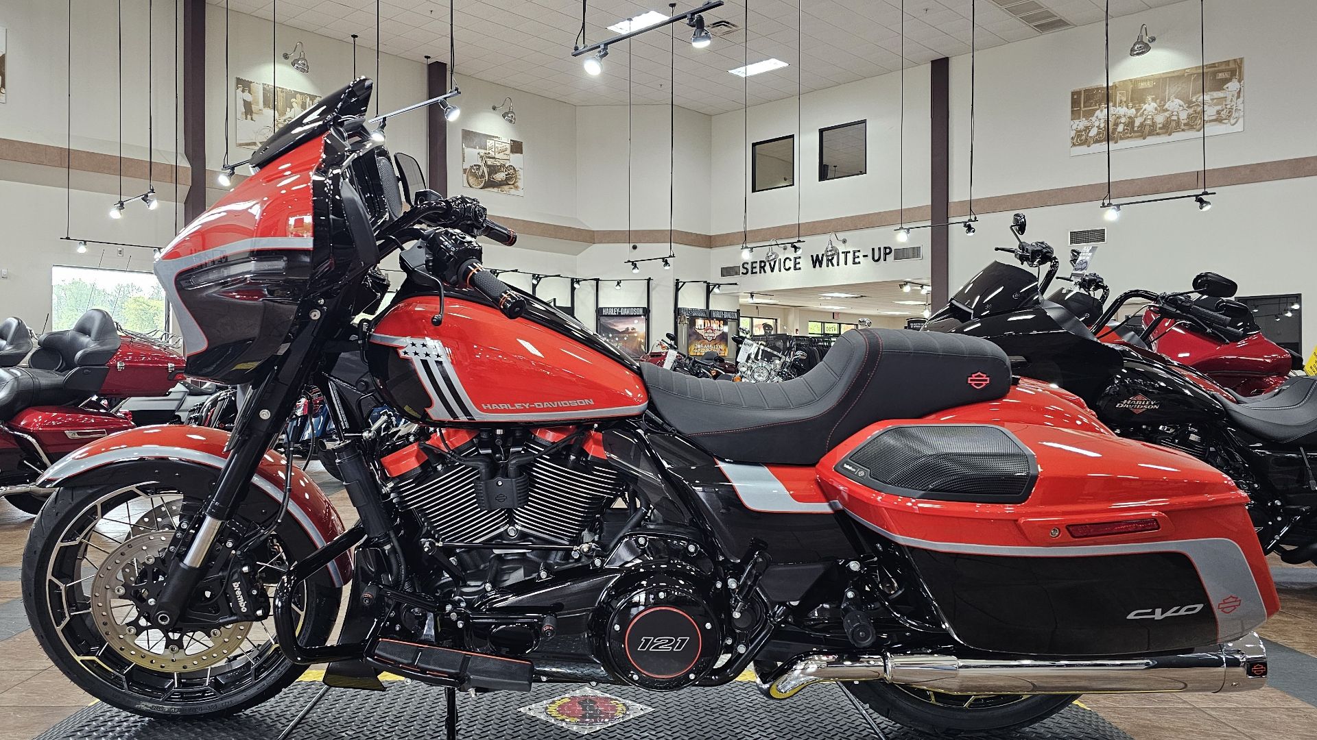 2024 Harley-Davidson CVO™ Street Glide® in Trussville, Alabama - Photo 5