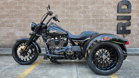 863091 2024 Harley Davidson FLRT Freewheeler trike Vivid Black - Photo 5