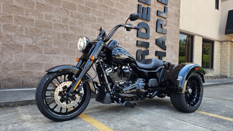 863091 2024 Harley Davidson FLRT Freewheeler trike Vivid Black - Photo 4