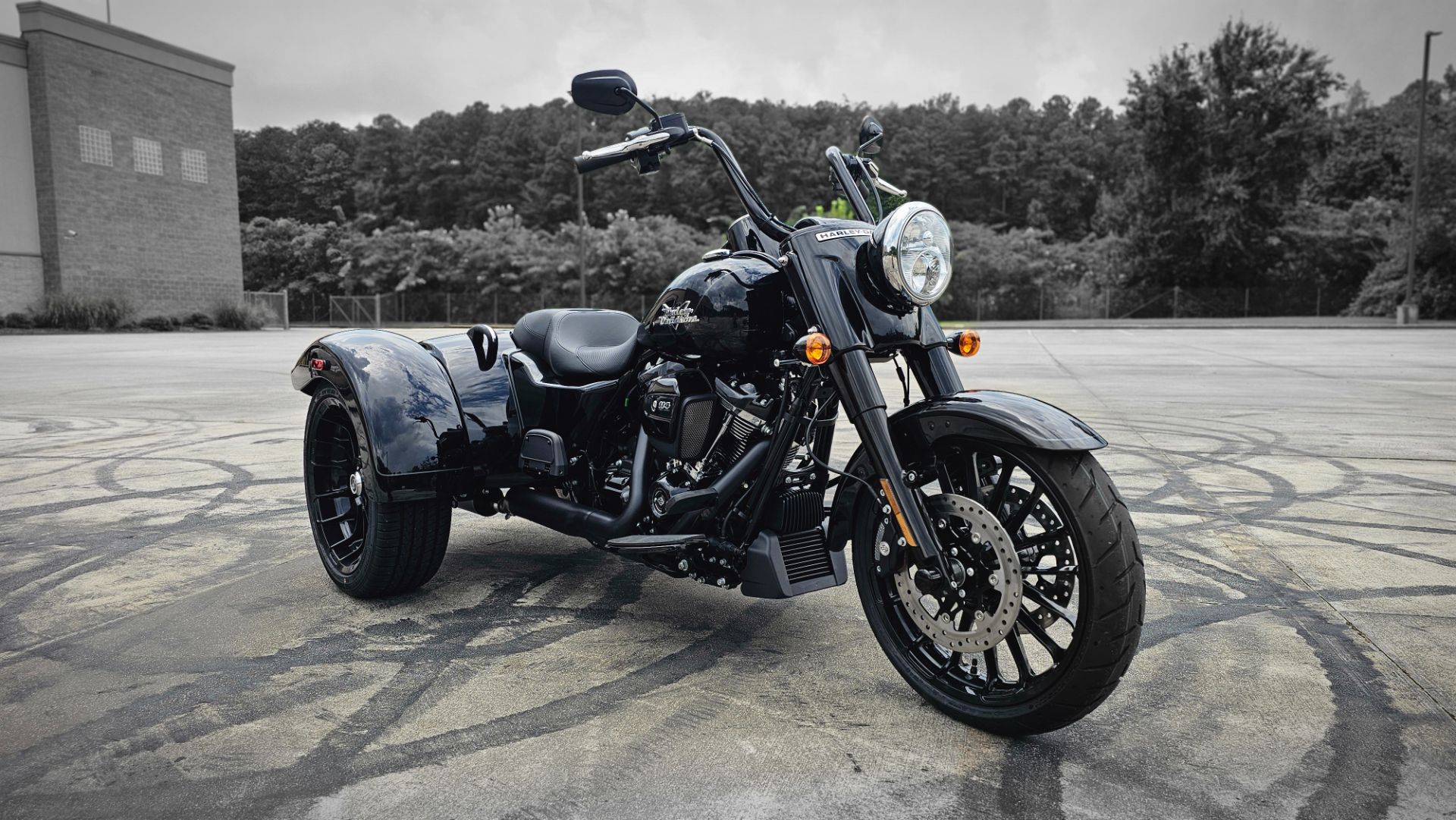 863091 2024 Harley Davidson FLRT Freewheeler trike Vivid Black - Photo 11