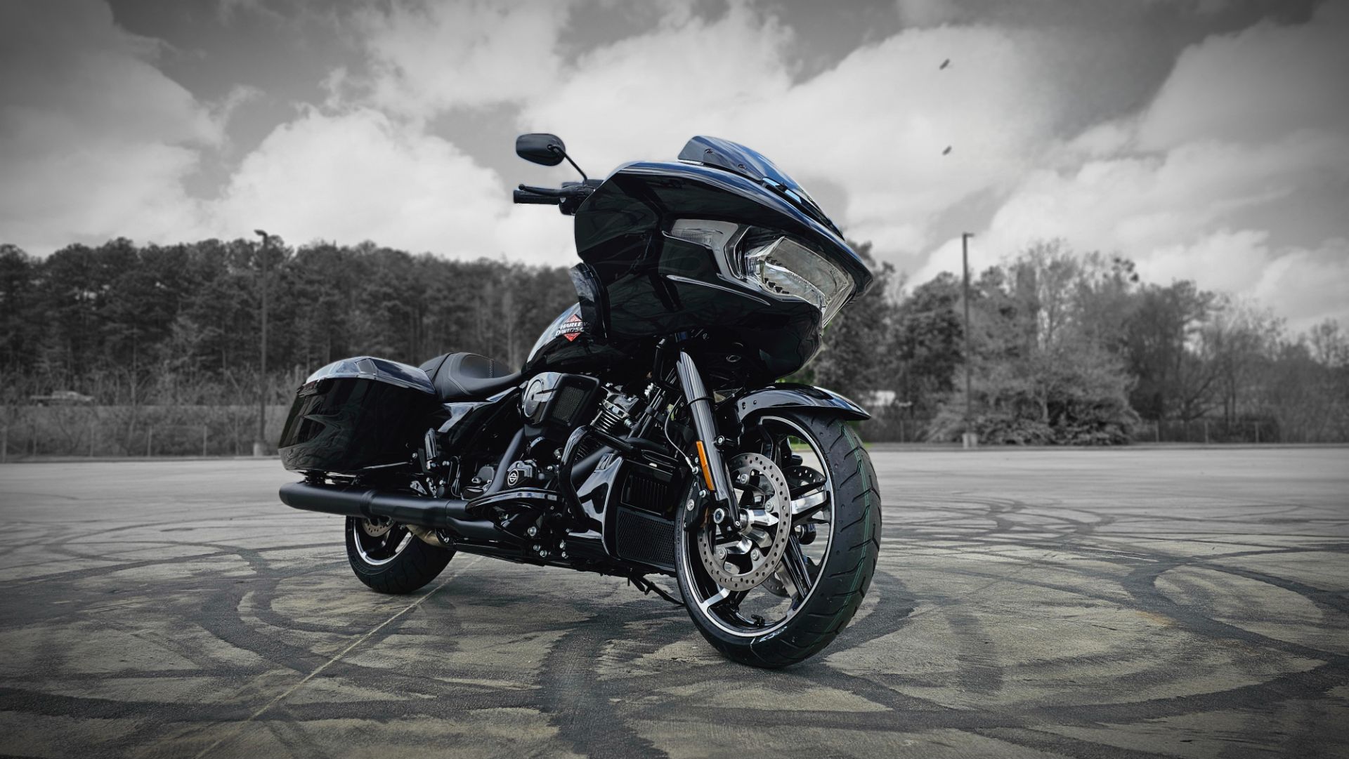 632002 2025 harley davidson fltrx road glide touring midnight firestorm - Photo 2