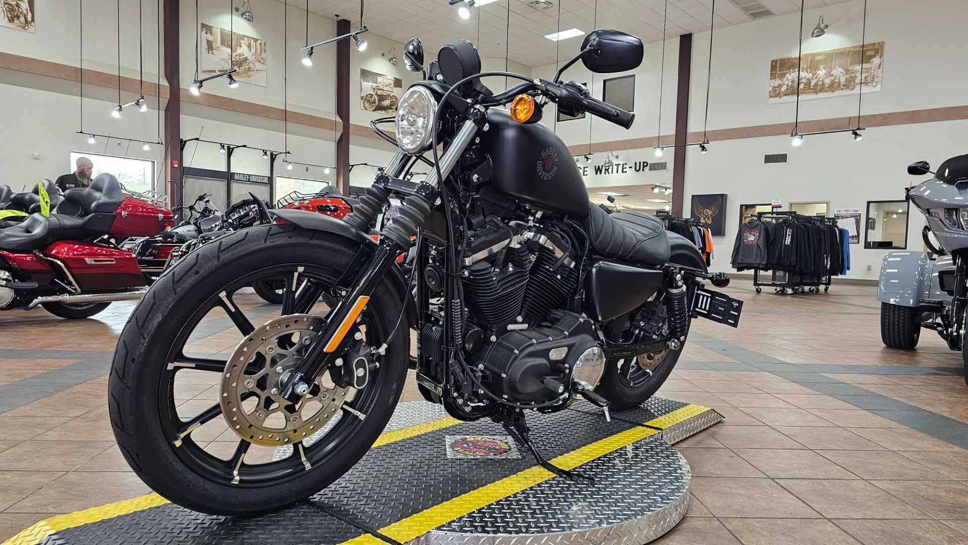 413725 2022 harley davidson  XL883N sportster cruiser black denim - Photo 4