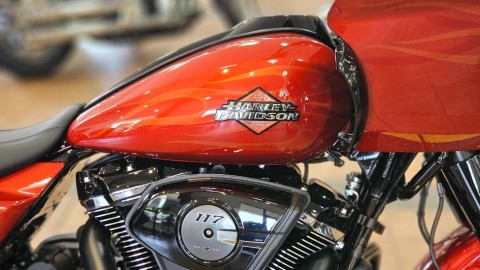 629908 2025 harley davidson fltrx road glide touring whiskey fire - Photo 9