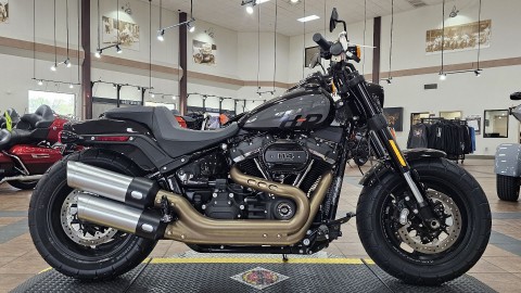 041937 2022 harley davidson FXFBS fat bob 114 cruiser vivid black - Photo 3