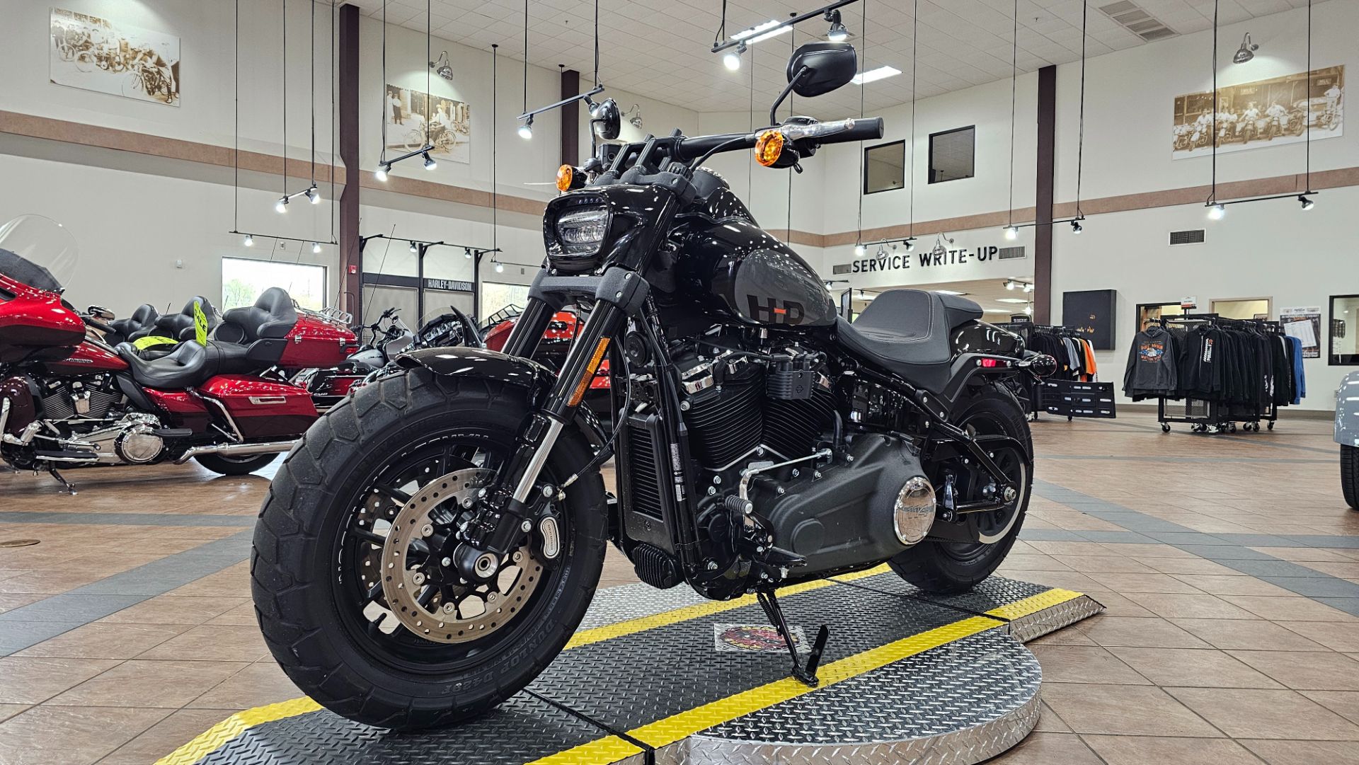 041937 2022 harley davidson FXFBS fat bob 114 cruiser vivid black - Photo 5