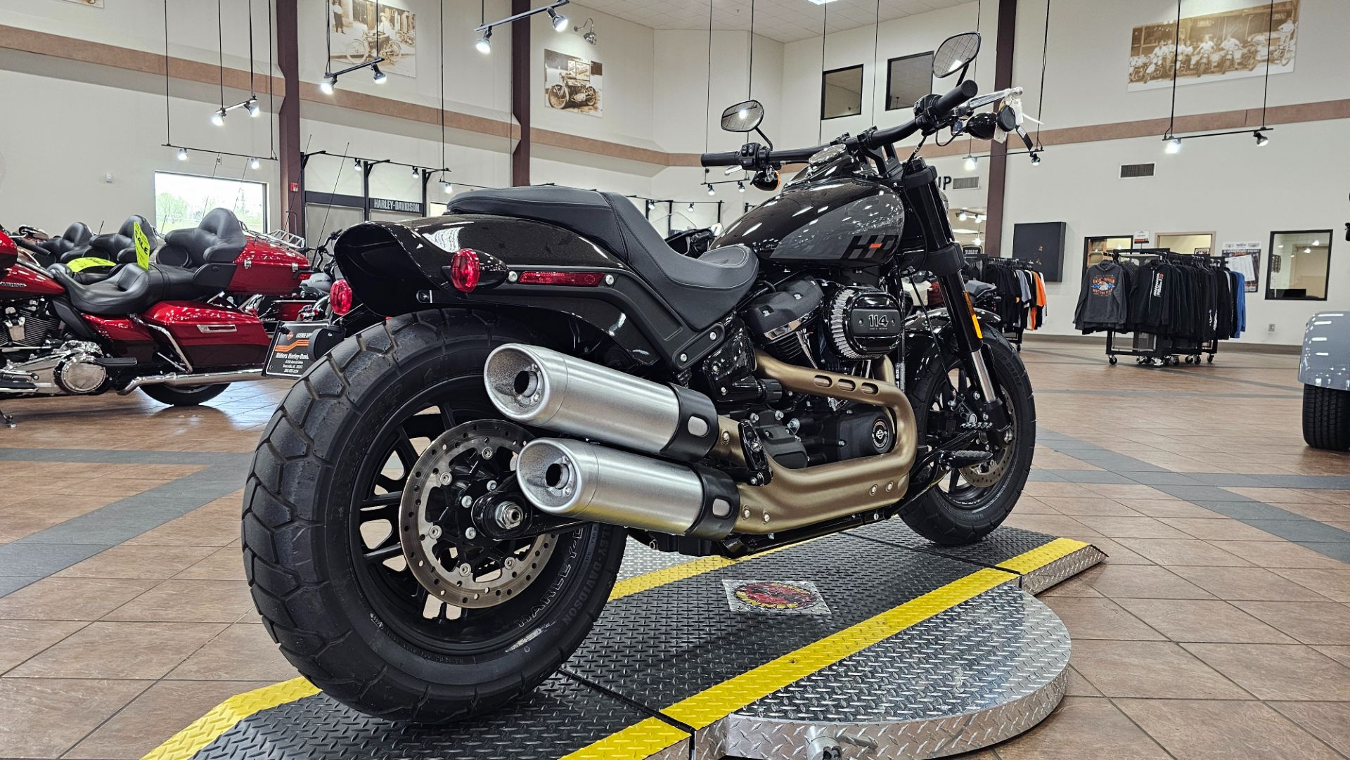 041937 2022 harley davidson FXFBS fat bob 114 cruiser vivid black - Photo 8