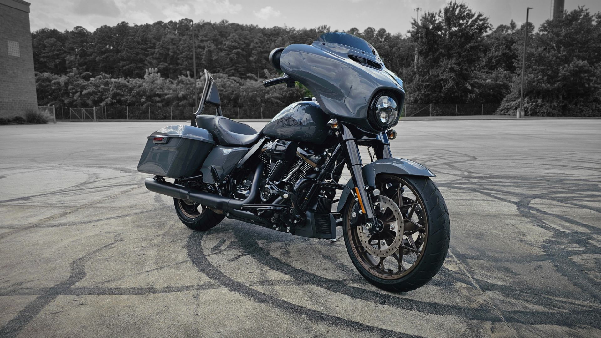 608877 2022 harley davidson flhxst street glide st touring gunship gray - Photo 2