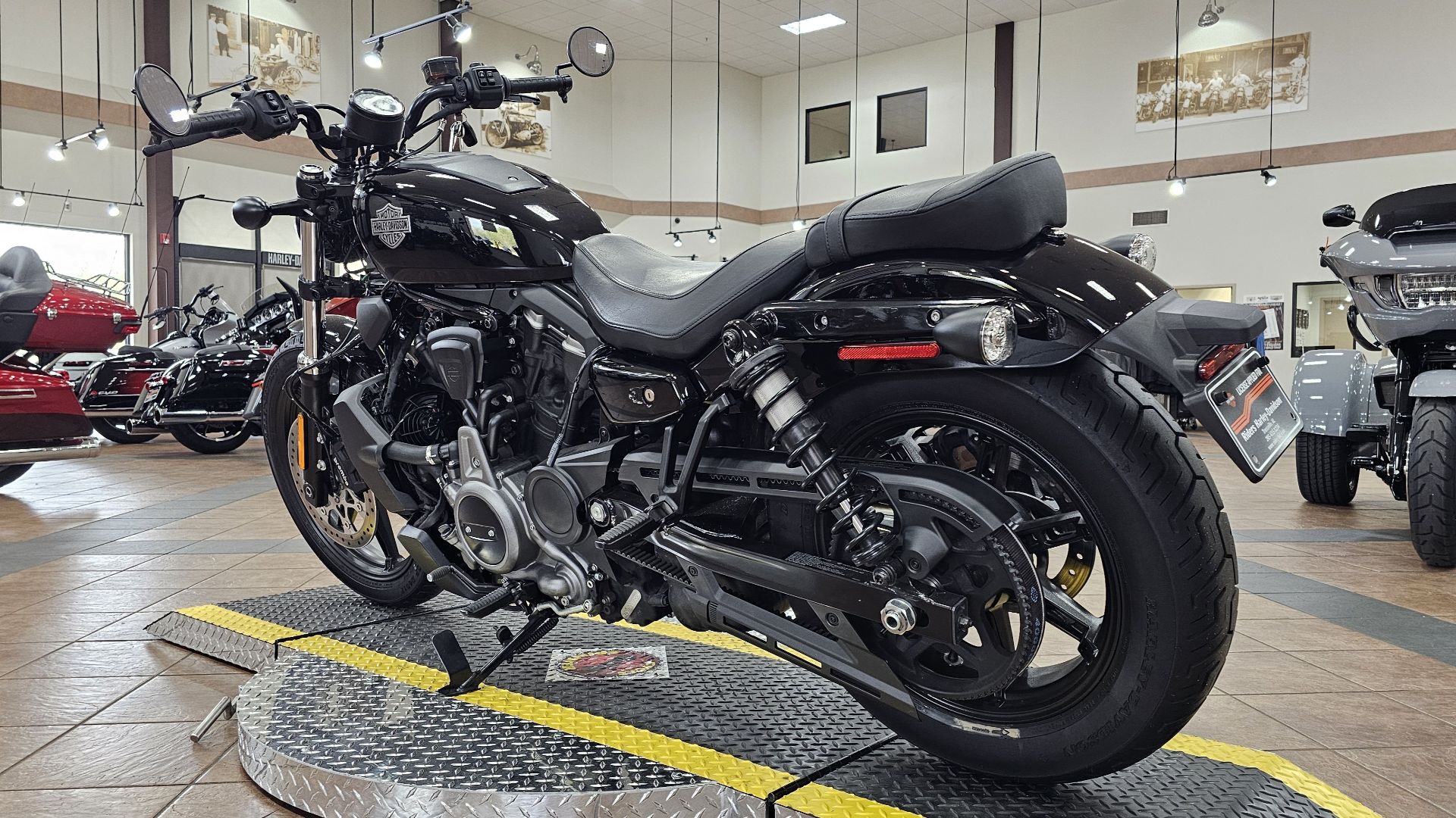 306958 2023 harley davidson  RH975 nightster sport vivid black - Photo 7