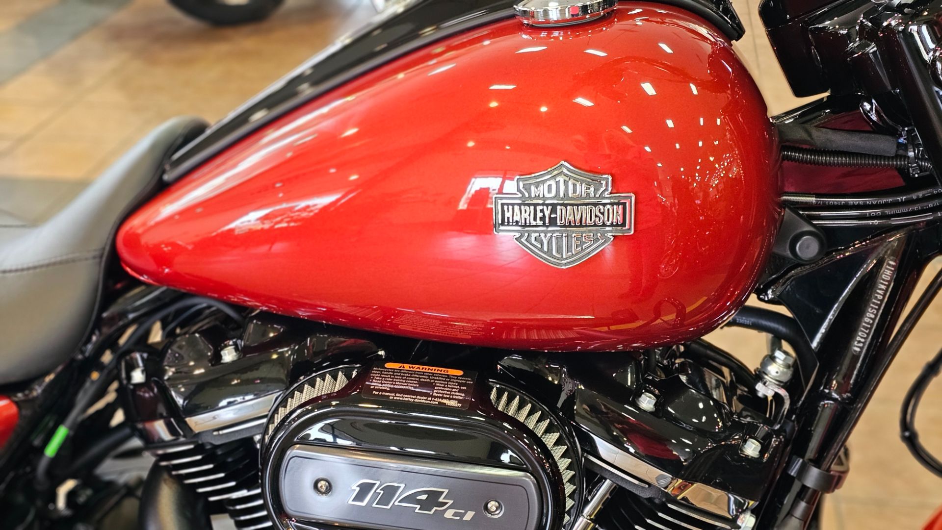 617083 2025 harley davidson flhrxs road king special touring whiskey fire - Photo 9