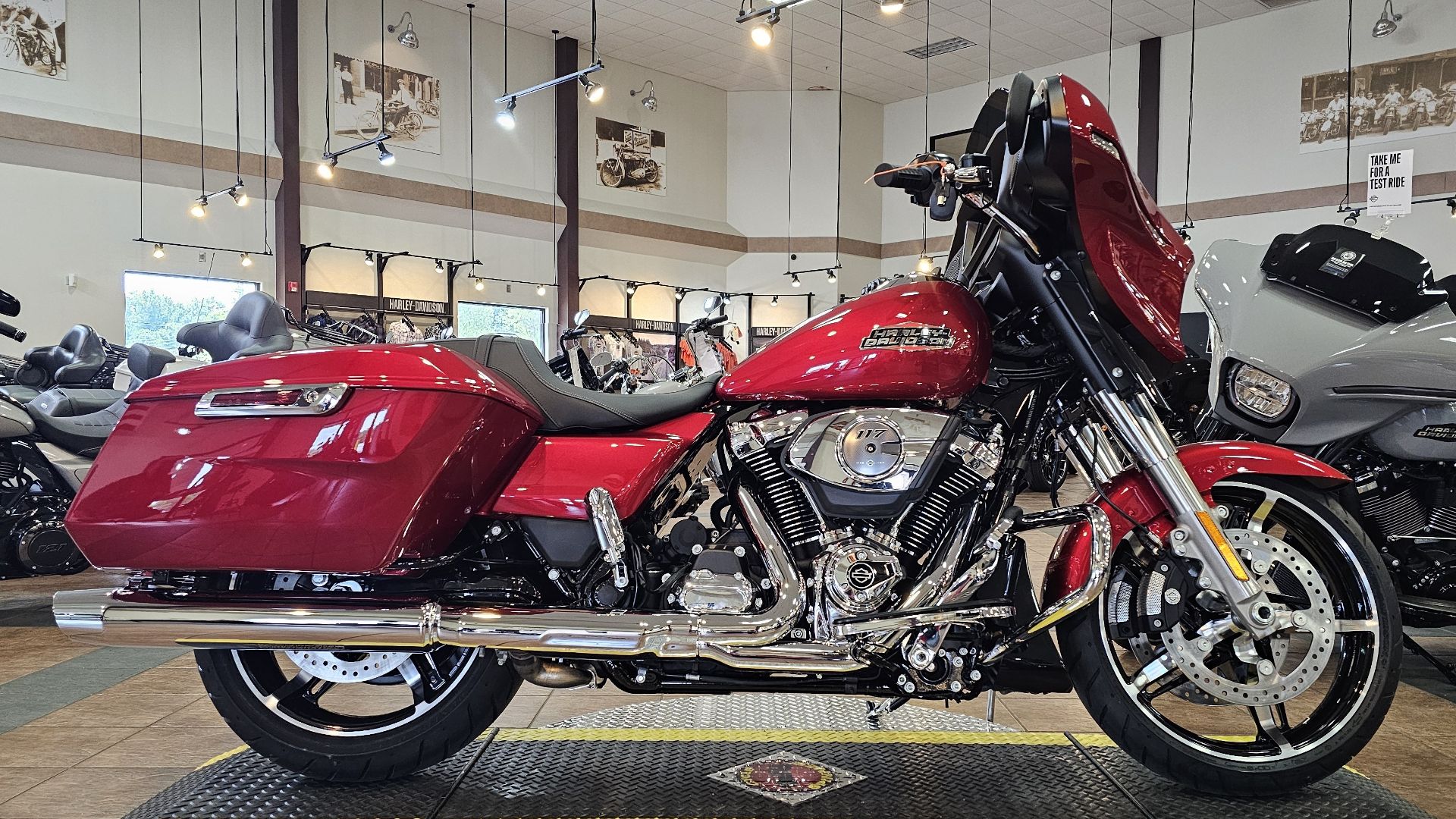 633864 2025 harley davidson flhx street glide touring brilliant red - Photo 3