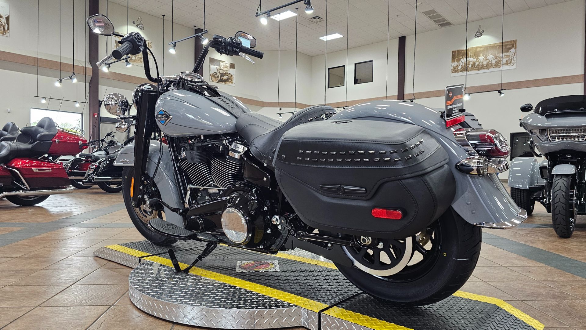 024789 2026 harley davidson flhc heritage classic cruiser dark billiard gray - Photo 7