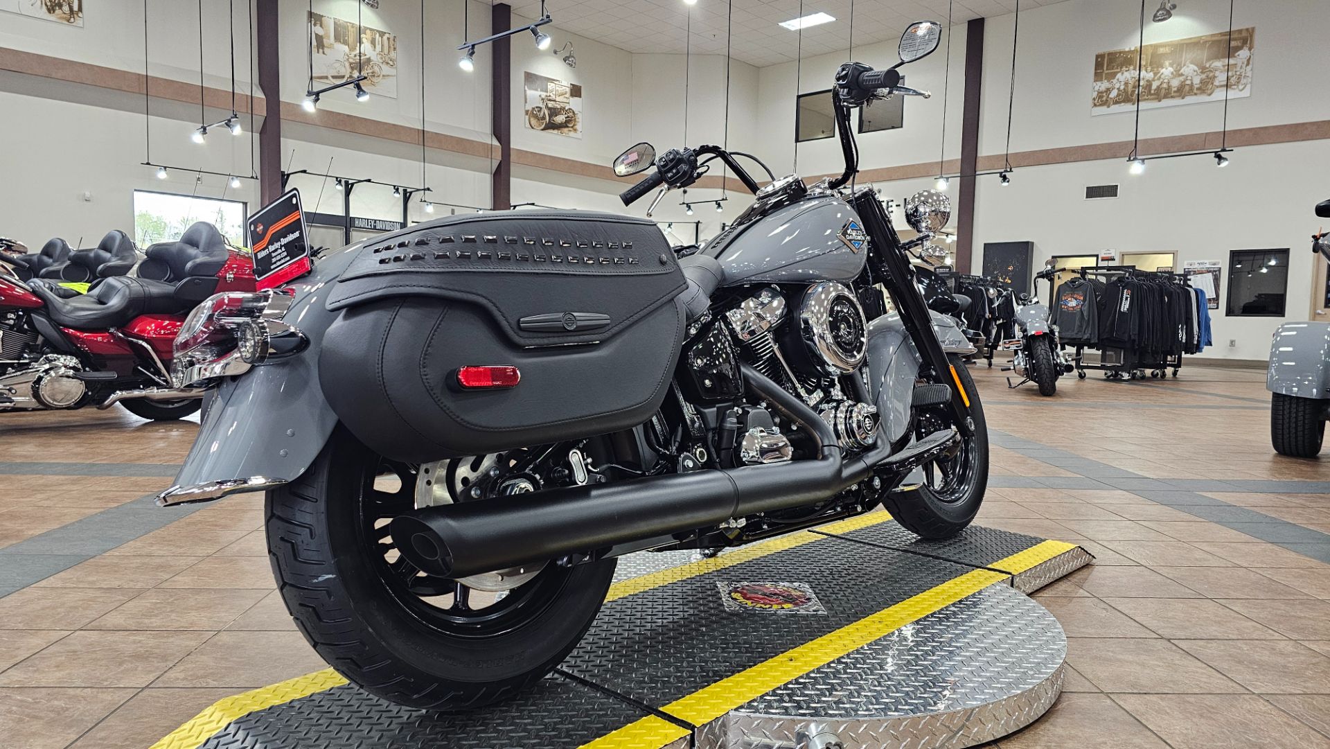 024789 2026 harley davidson flhc heritage classic cruiser dark billiard gray - Photo 8