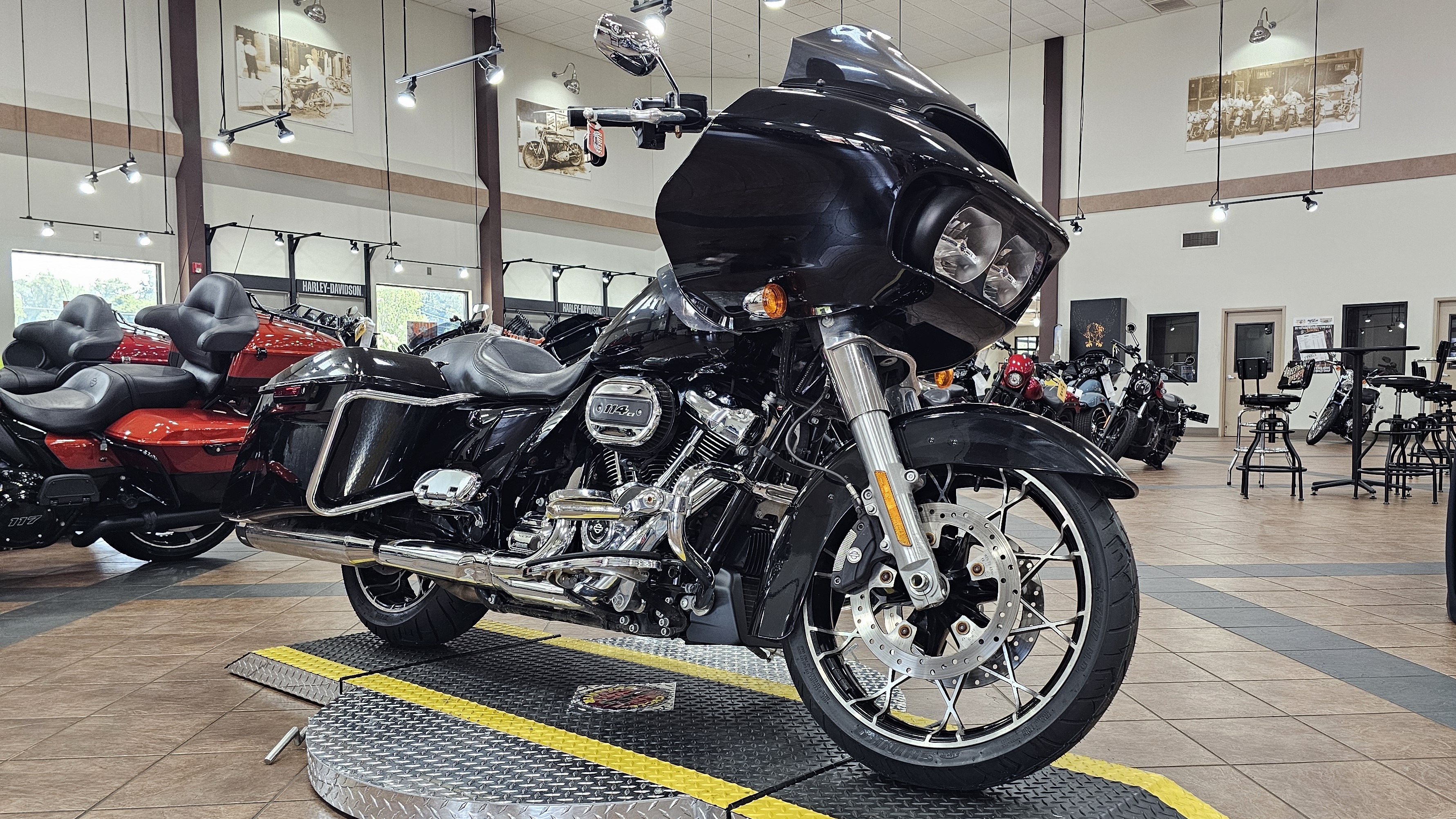 2021 Harley-Davidson Road Glide® Special 4