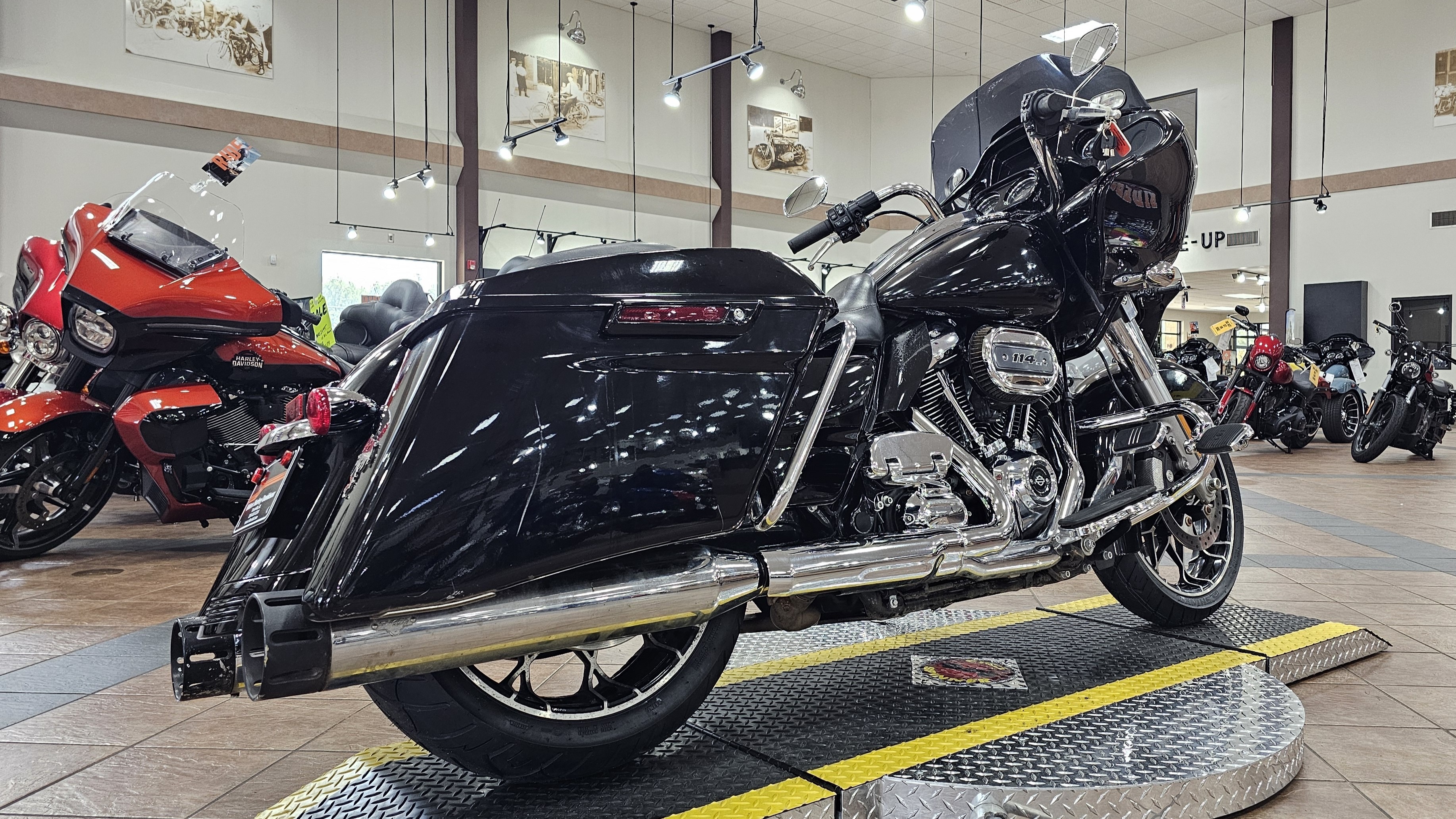 2021 Harley-Davidson Road Glide® Special 8