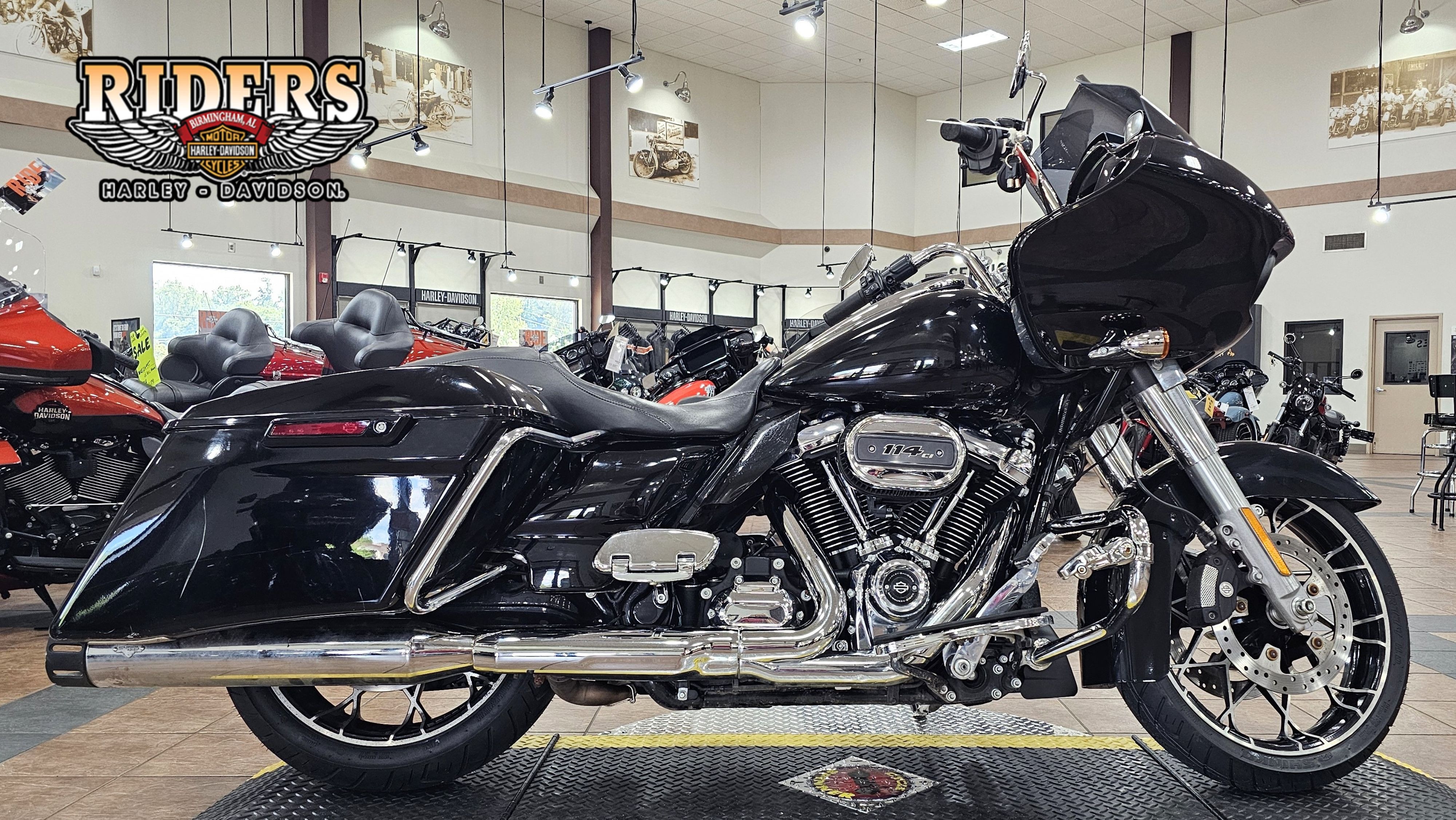 2021 Harley-Davidson Road Glide® Special 1