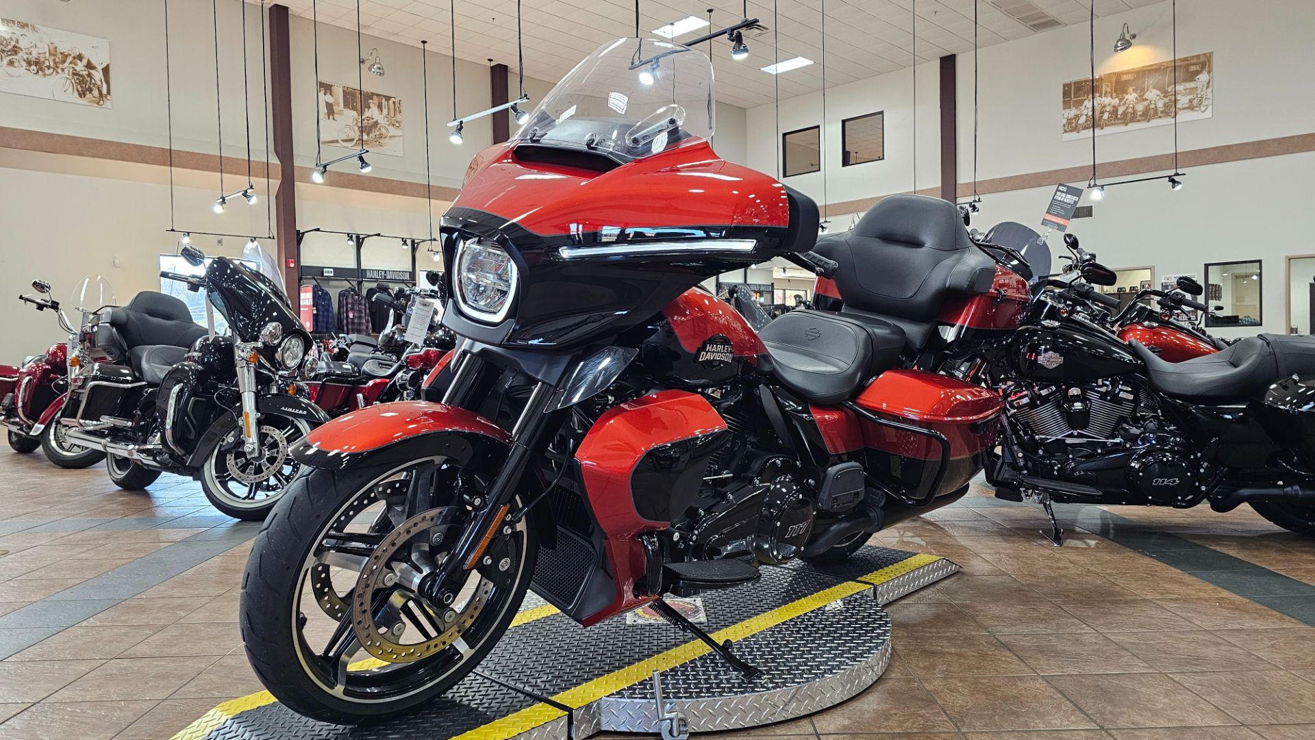 2025 Harley-Davidson Street Glide® Ultra in Trussville, Alabama - Photo 5