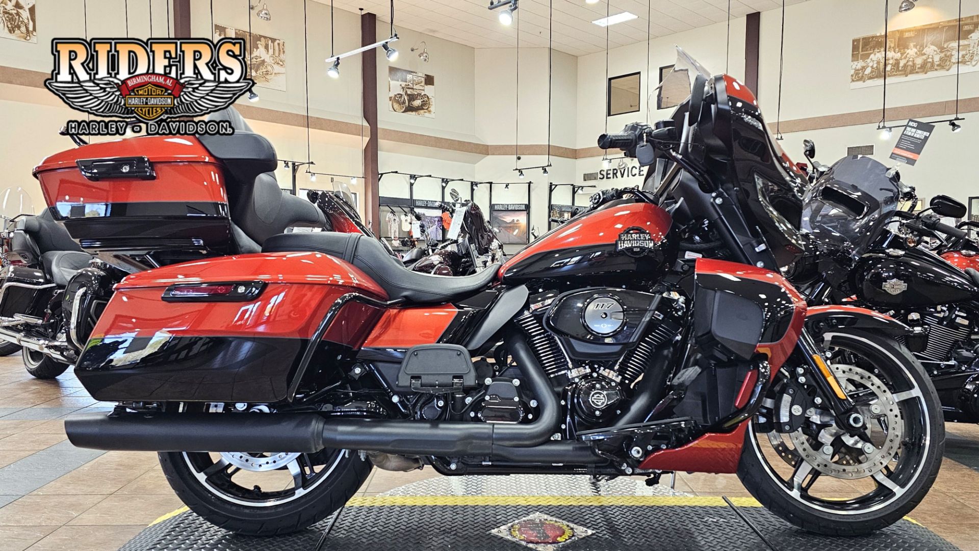 624402 2025 harley davidson flhxu street glide ultra touring whiskey fire black - Photo 1