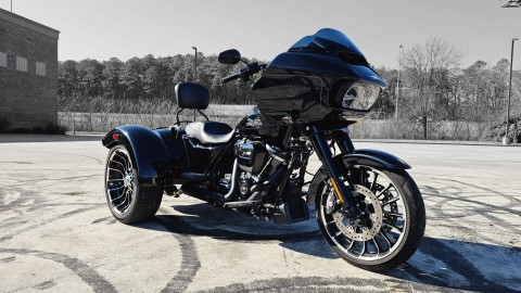 853574 2024 harley davidson fltrt road glide 3 trike vivid black - Photo 2