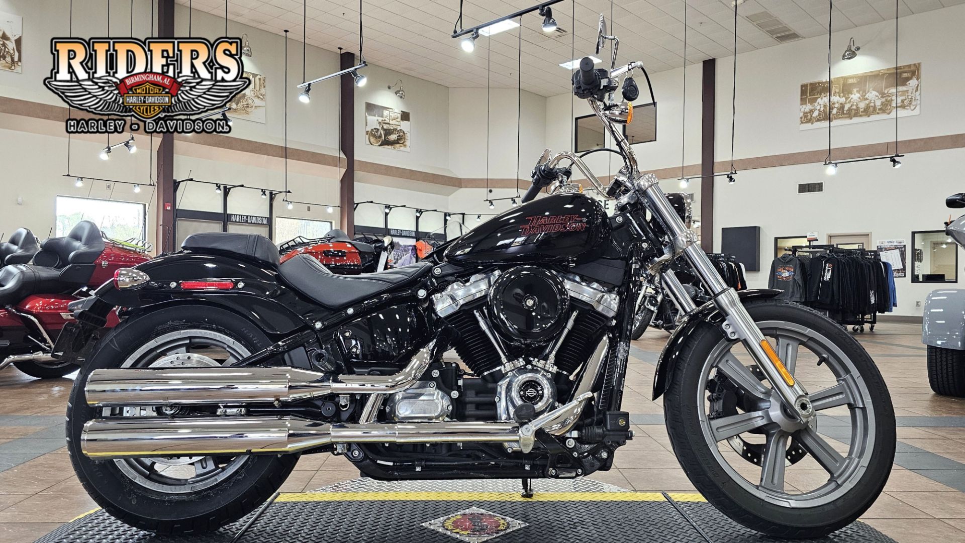 017933 2024 Harley Davidson FXST Softail Standard cruiser Vivid Black - Photo 1