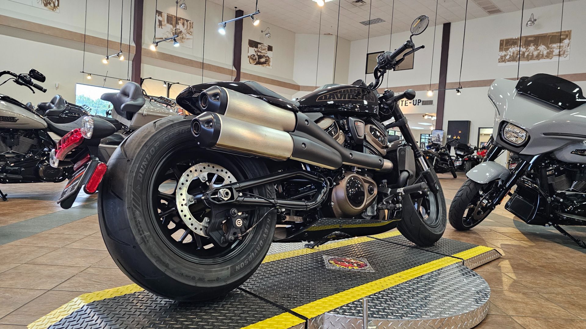 309164 2024 Harley Davidson RH1250S Sportster S Vivid Black - Photo 8