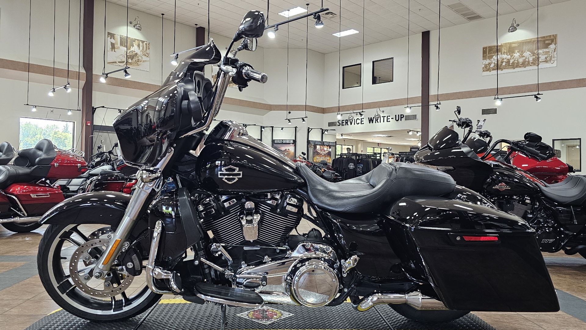 2019 Harley-Davidson Street Glide® in Trussville, Alabama - Photo 5