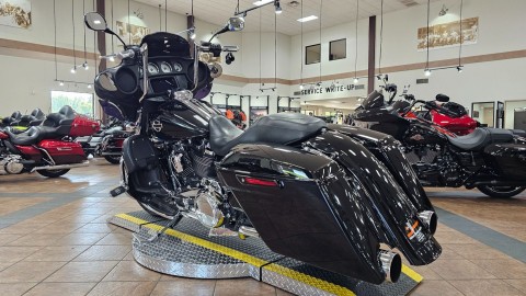 2019 Harley-Davidson Street Glide® in Trussville, Alabama - Photo 6