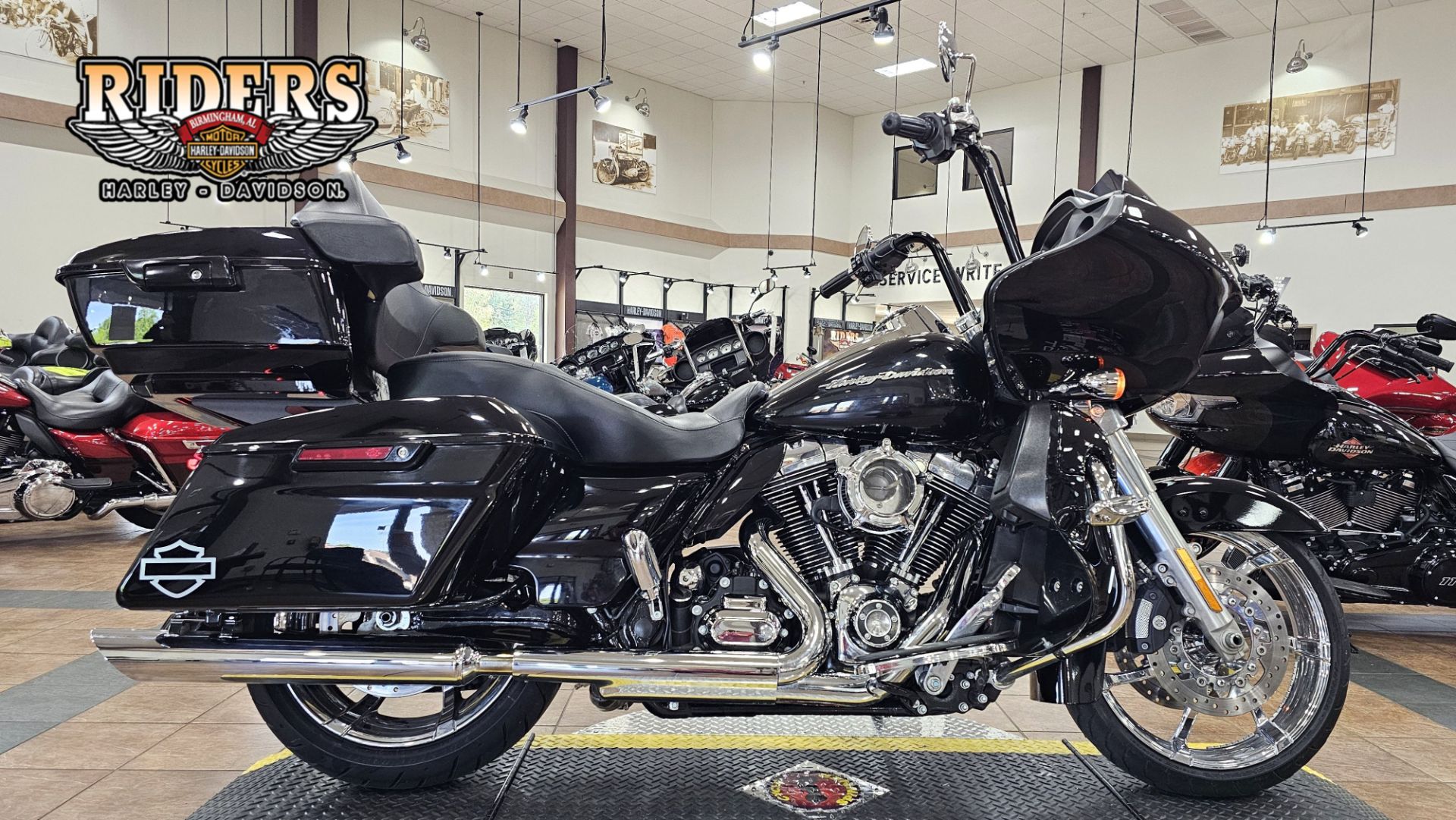 644209 2016 harley davidson FLTRX road glide touring vivid black - Photo 1