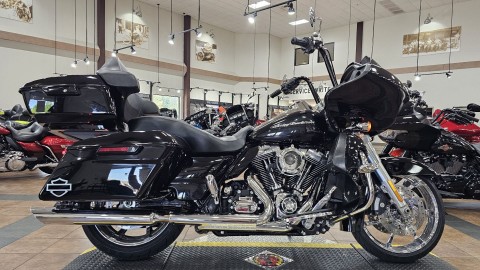 644209 2016 harley davidson FLTRX road glide touring vivid black - Photo 2