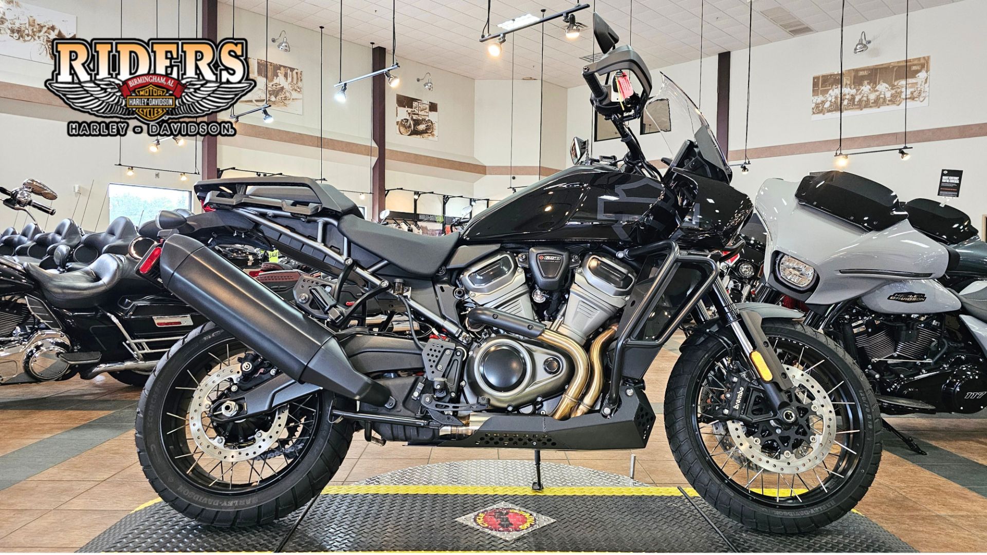 313899 2023 Harley Davidson RA1250S Pan America 1250 Special adventure touring vivid Black - Photo 1