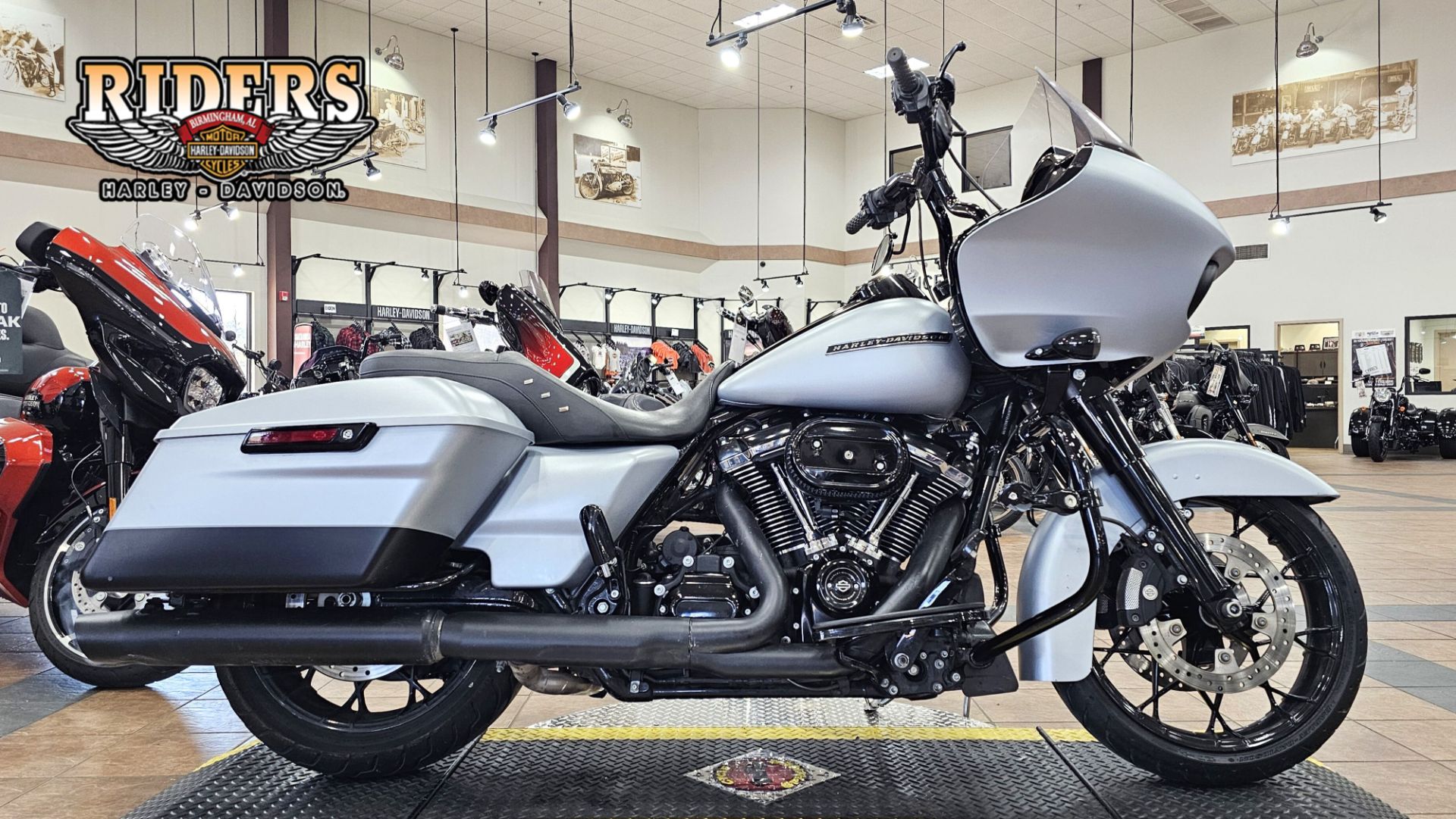 627979 2020 harley davidson fltrxs road glide special touring barracuda silver denim - Photo 1