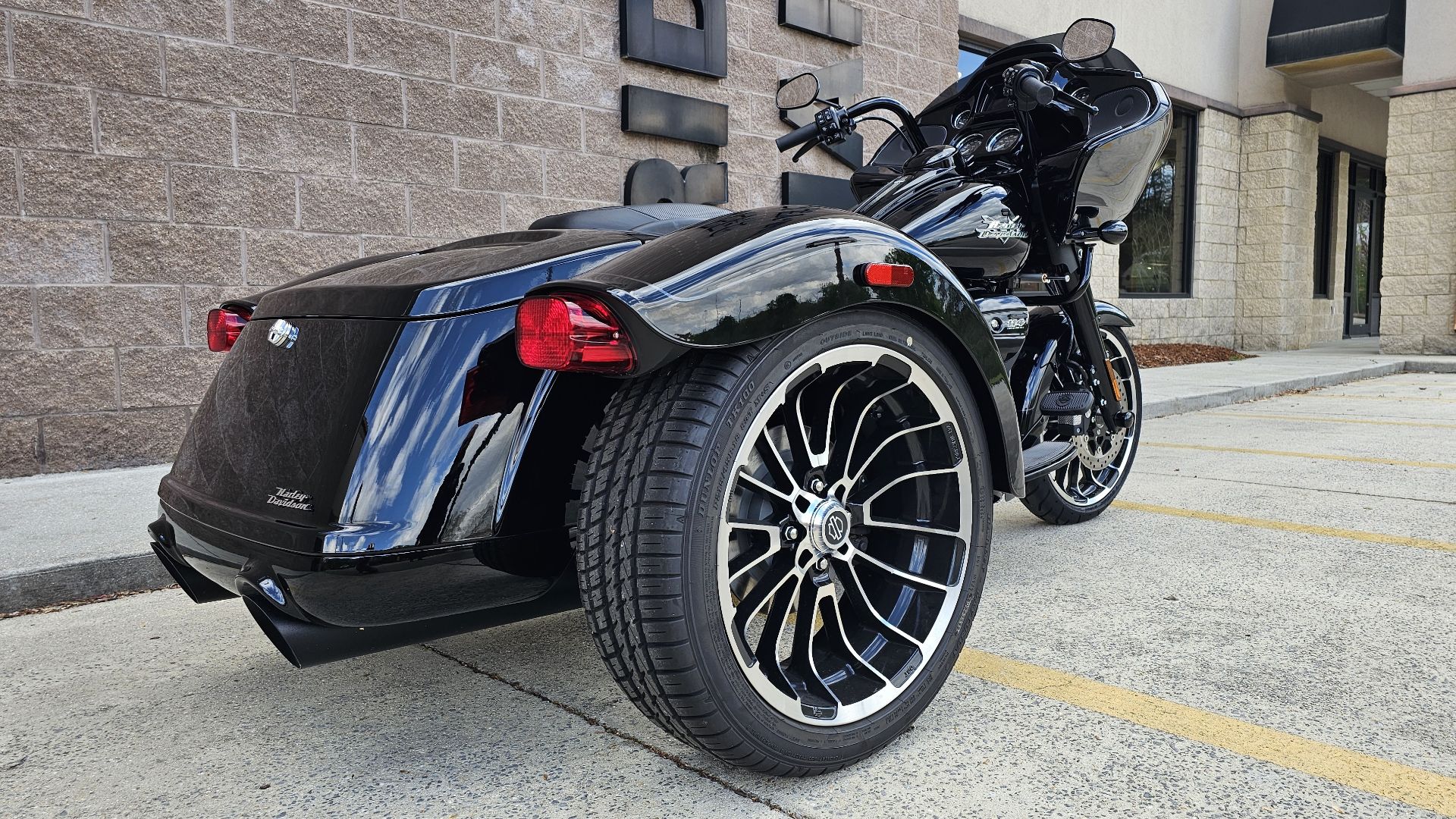 2023 Harley-Davidson Road Glide® 3 in Trussville, Alabama - Photo 7