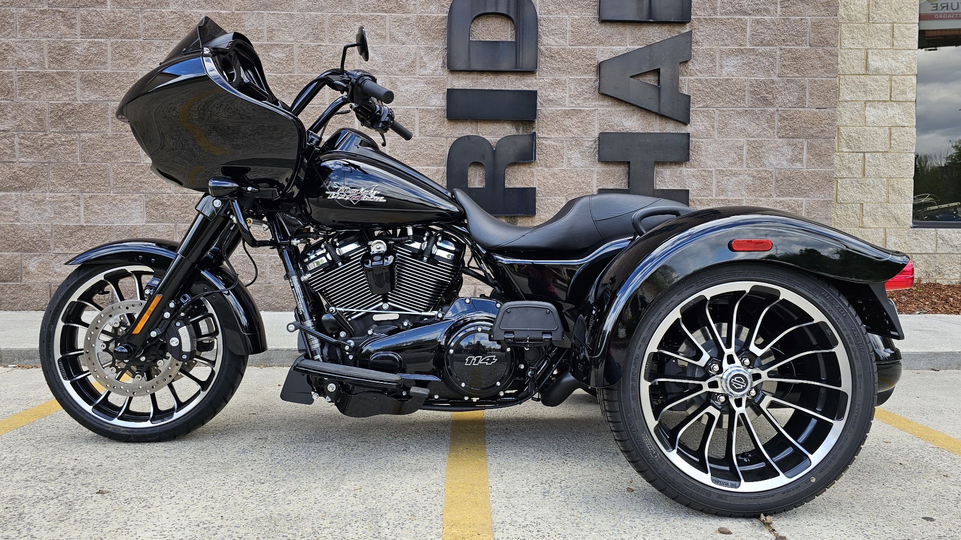 2023 Harley-Davidson Road Glide® 3 in Trussville, Alabama - Photo 5