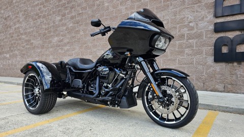 2023 Harley-Davidson Road Glide® 3 in Trussville, Alabama - Photo 3