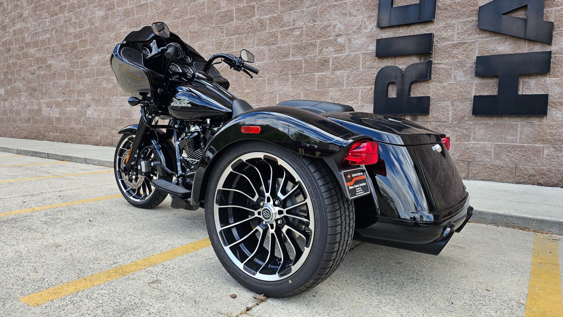 2023 Harley-Davidson Road Glide® 3 in Trussville, Alabama - Photo 6