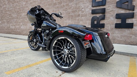 2023 Harley-Davidson Road Glide® 3 in Trussville, Alabama - Photo 6