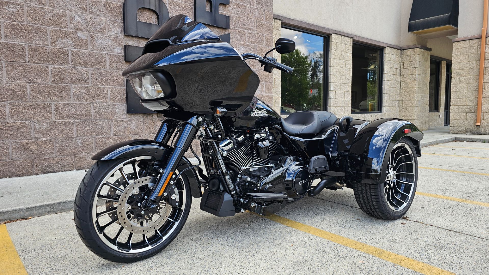 2023 Harley-Davidson Road Glide® 3 in Trussville, Alabama - Photo 4