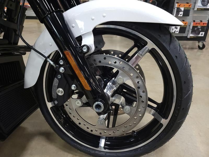 2024 Harley-Davidson Street Glide® in Pelham, Alabama - Photo 6